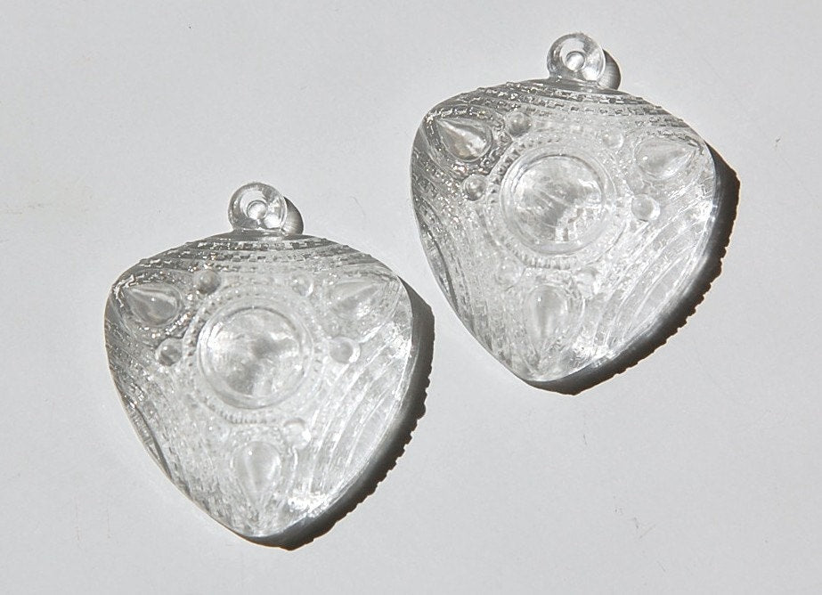 Vintage Clear Acrylic Etched Triangle Pendant 8mm Setting pnd151C