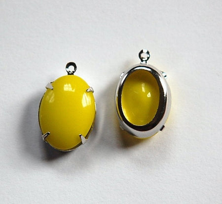 Vintage Opaque Yellow Stone in 1 Loop Silver Setting ovl004G