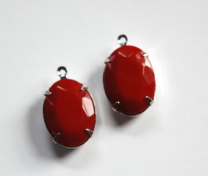 Vintage Opaque Dark Red Faceted Stone in 1 Loop Silver Setting ovl004V