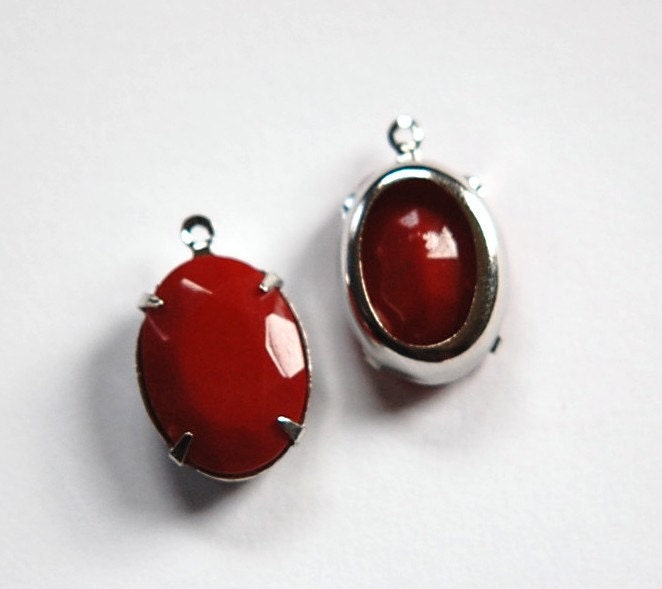 Vintage Opaque Dark Red Faceted Stone in 1 Loop Silver Setting ovl004V