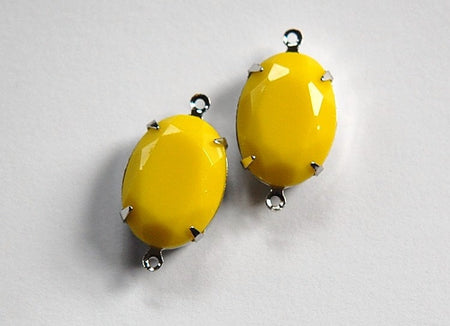 Vintage Opaque Yellow Faceted Stone in 2 Loop Silver Setting ovl004S2
