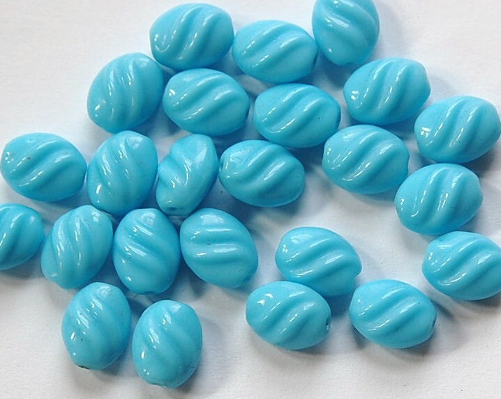 Vintage Light Blue Twist Ribbed German Glass Beads (8) grm001C