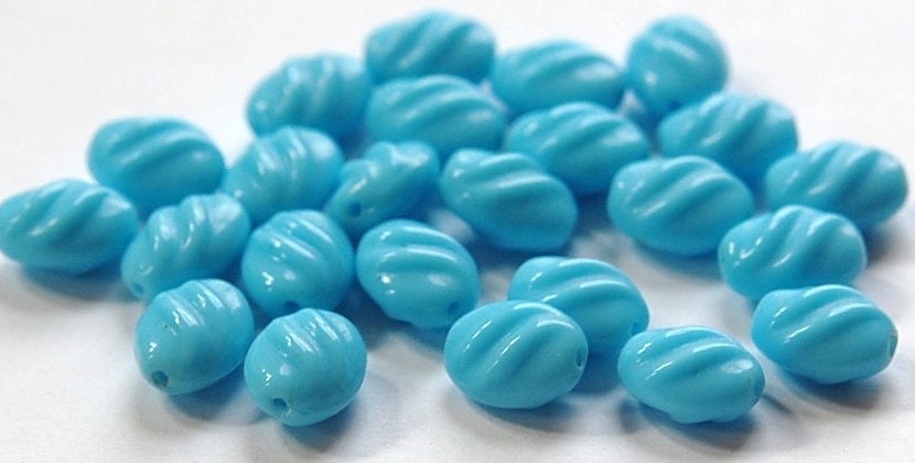 Vintage Light Blue Twist Ribbed German Glass Beads (8) grm001C