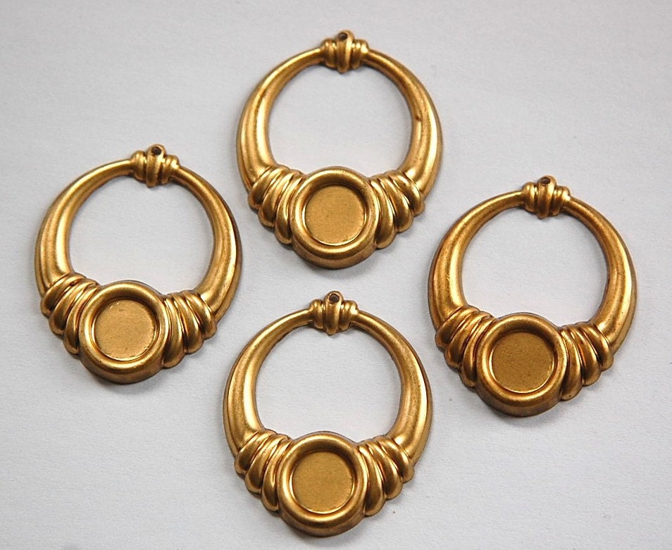 Raw Brass Hoop Pendant with 9mm Setting (4) mtl189