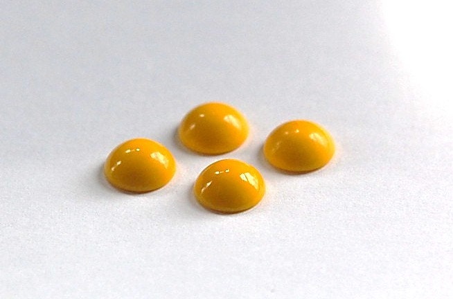 Vintage Opaque Yellow Glass Domed Cabochons 9mm cab702U
