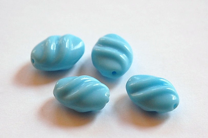 Vintage Blue Twist German Glass Focal Beads grm004