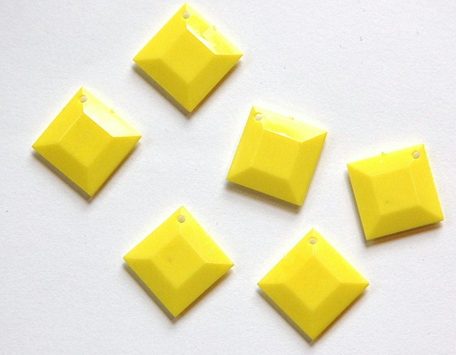 Vintage Yellow Acrylic Faceted Square Charms Drops bds201B