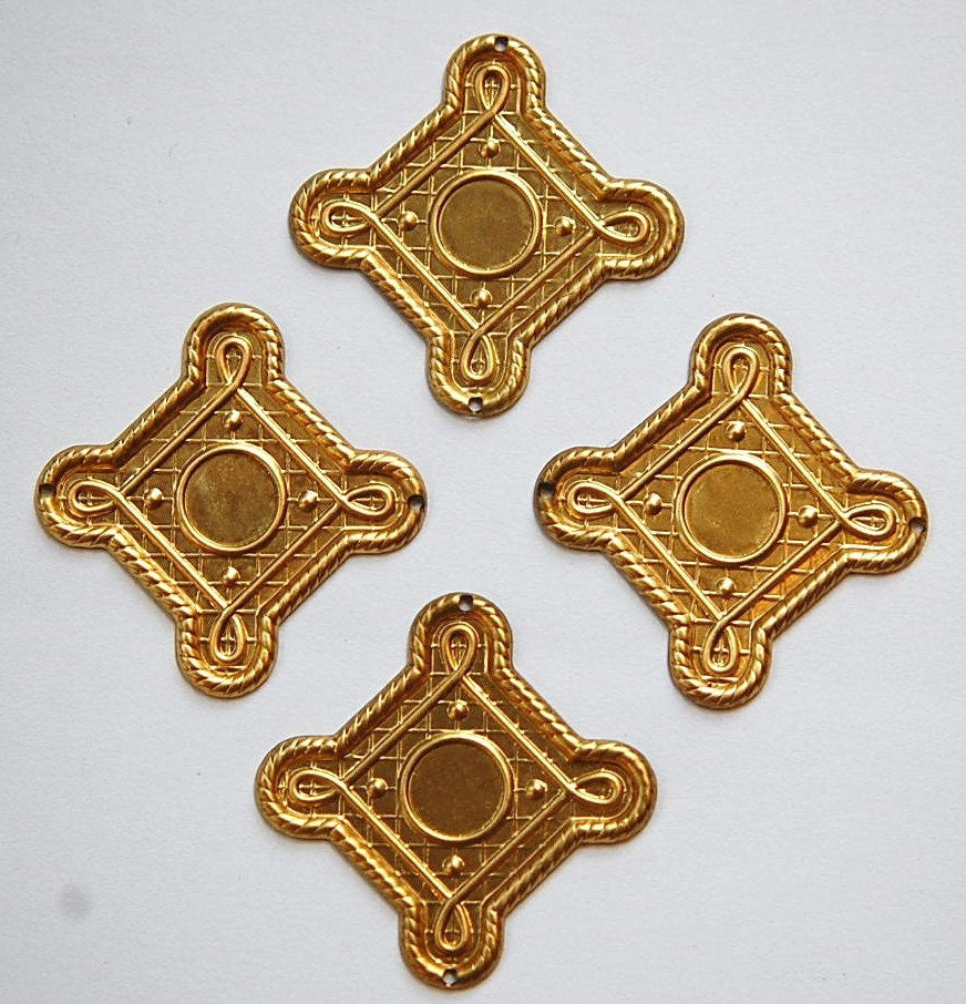 2 Hole Raw Brass Square Connector Pendant with 9mm Setting (4) mtl366