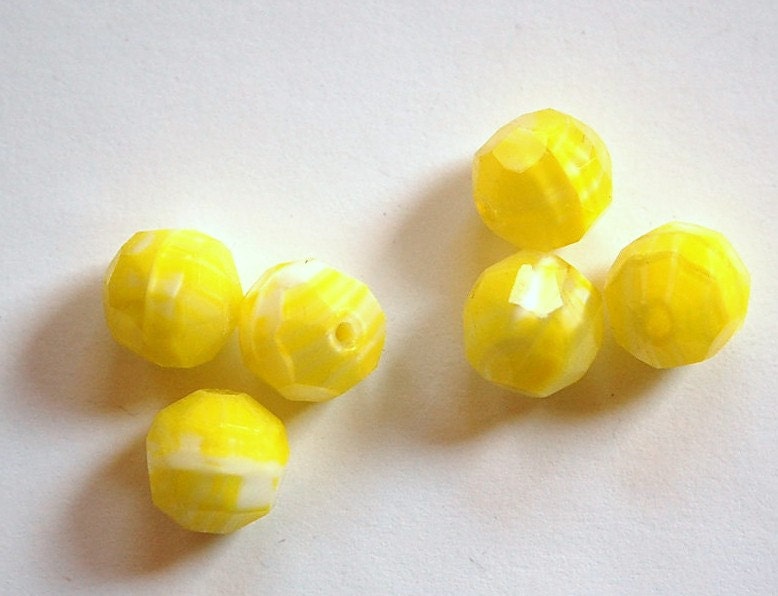 12mm Vintage Yellow and White Faceted Beads Germany grm035A