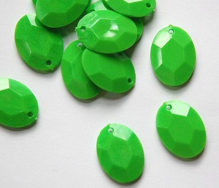 Vintage Bright Green Plastic Faceted Drops bds031G