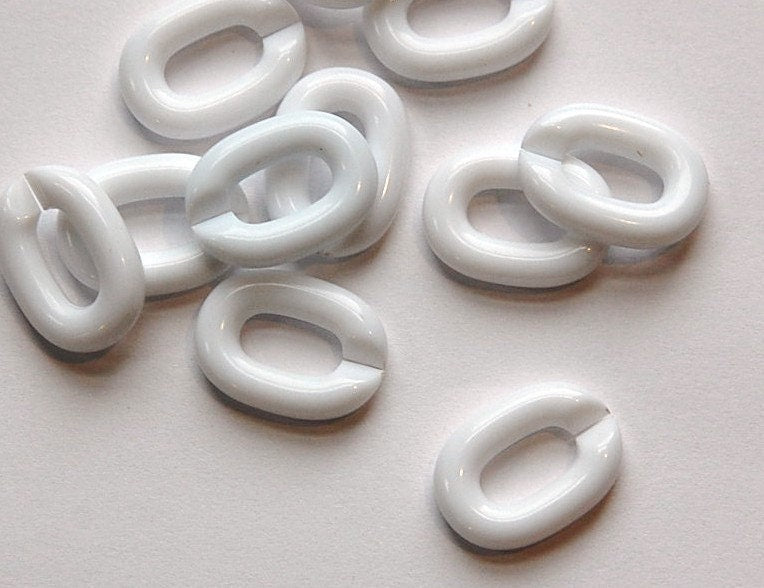 Vintage Plastic Connector Linking Links White SM (30) bds606D