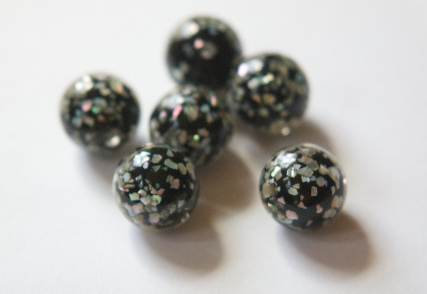 Vintage Lucite Black Beads with MOP Glitter Inclusions 12mm (6) bds832H