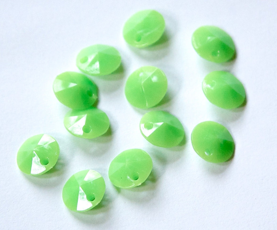 Vintage Faceted Lime Green Acrylic Round Disk Charms Drops 10mm (15) chr026K