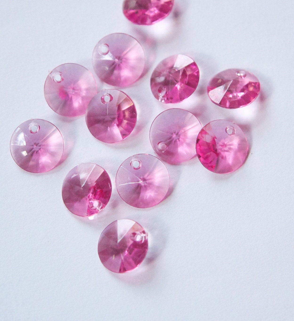 Vintage Faceted Translucent Pink Acrylic Round Disk Charms Drops 10mm (15) chr026M