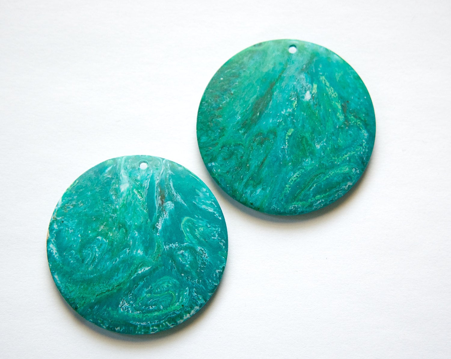 Vintage Matte Blue Peacock Marbled Plastic Pendants 40mm pnd116G