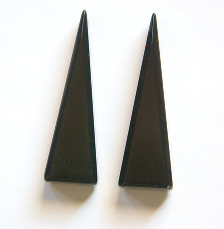 Vintage Chunky Black Acrylic Triangle Pendant Drops (2) pnd155