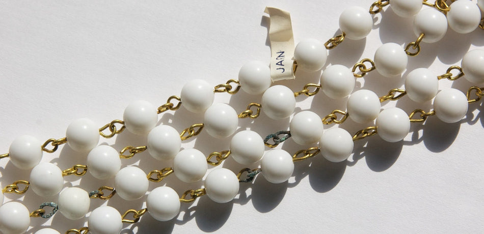 Vintage White Plastic Beaded Chain Raw Brass Links Japan chn064A