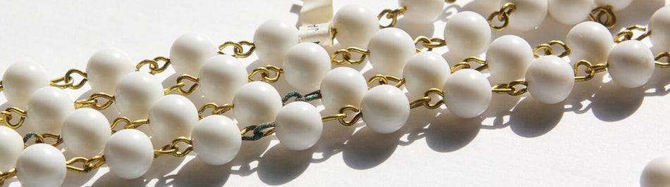Vintage White Plastic Beaded Chain Raw Brass Links Japan chn064A