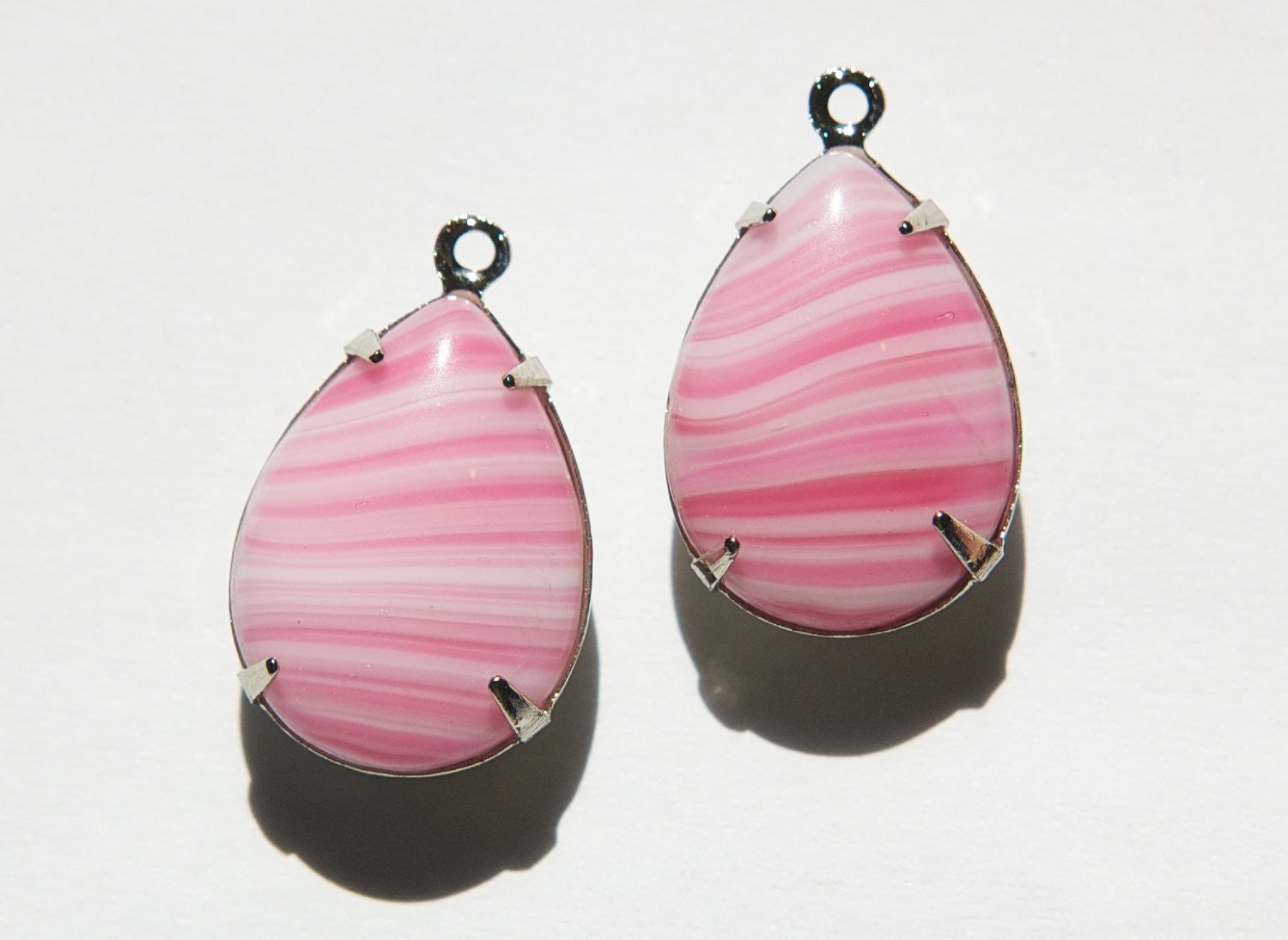 Vintage Pink Stripe Glass Teardrop Stones in 1 Loop Silver Tone Setting 18x13mm par006JJ