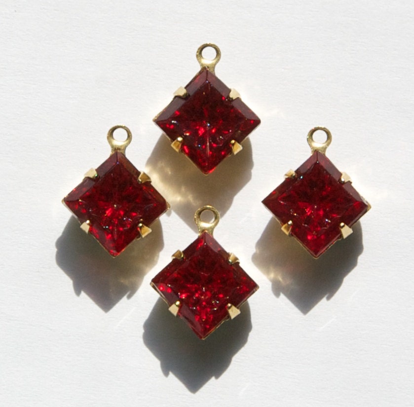 Indented Etched Ruby Red Square Glass Stones in 1 Loop Brass Setting 8mm (4) squ002GG