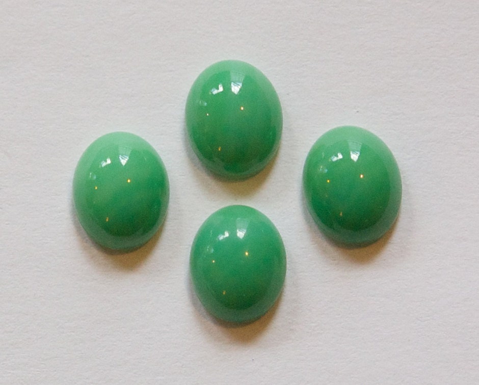 Vintage Opaque Green Glass Cabochons 10x8mm (6) cab821B