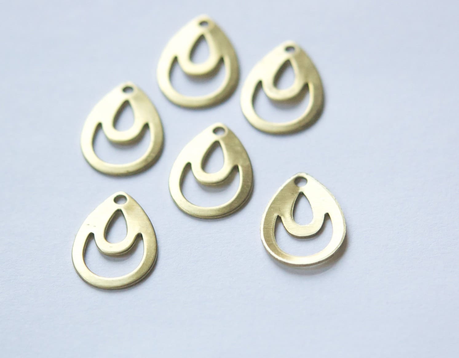 1 Hole Raw Brass Cut Out Design Teardrop Charm Drops (6) mtl214B