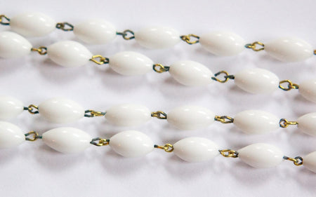 Vintage Japan White Oval Glass Beaded Chain chn076