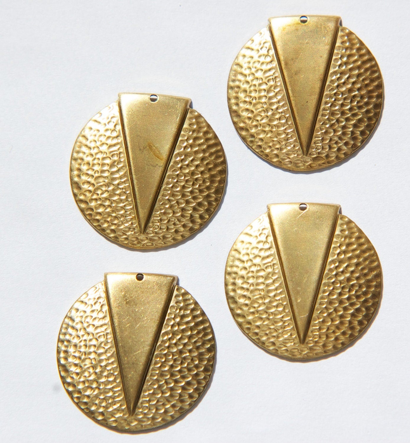 1 Hole Raw Brass Hammered Circle with Triangle Pendant (4) mtl371