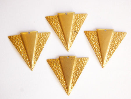 1 Hole Raw Brass Hammered Triangle with Smooth Triangle Pendant (4) mtl371A
