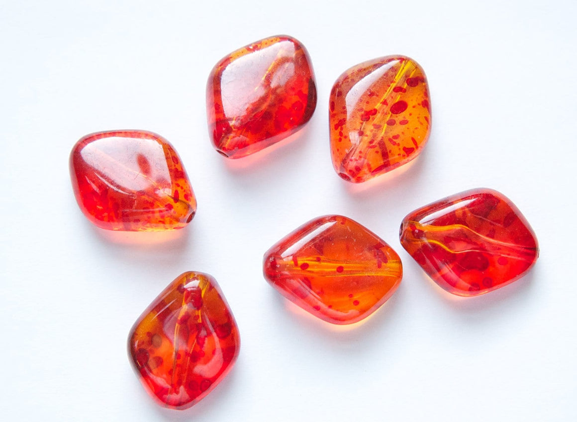 Vintage Tortoise Red Spotted Rounded Diamond Acrylic Beads (8) bds334A