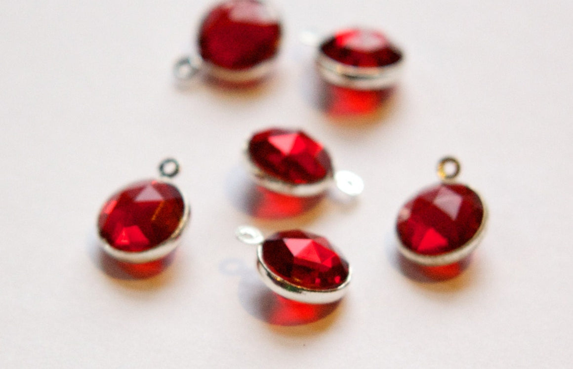 Vintage Red Faceted Acrylic Channel Silver Plated Channel Set Drop chr129