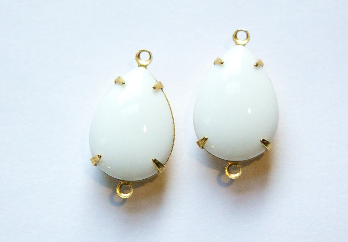Vintage Opaque White Glass Teardrop Stones 2 Loop Brass Setting 18x13mm par004LL2