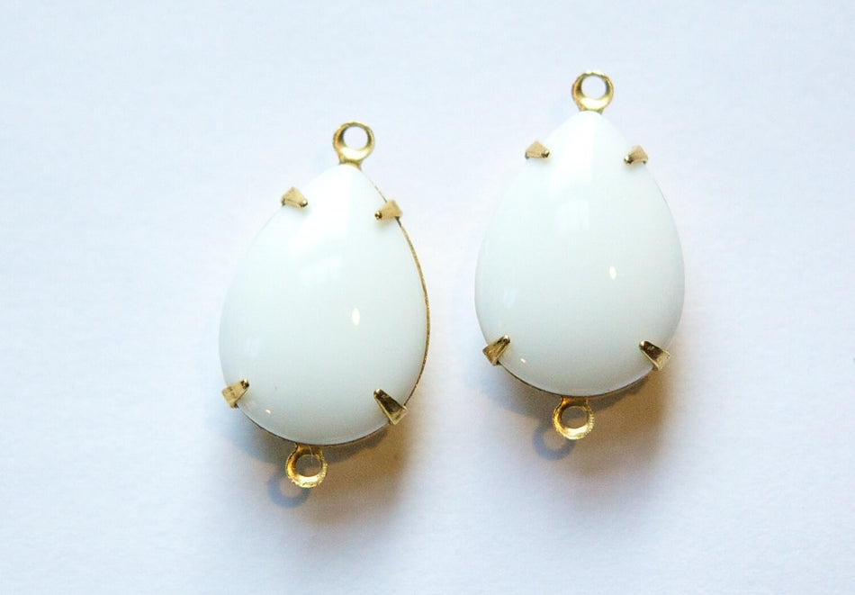 Vintage Opaque White Glass Teardrop Stones 2 Loop Brass Setting 18x13mm par004LL2