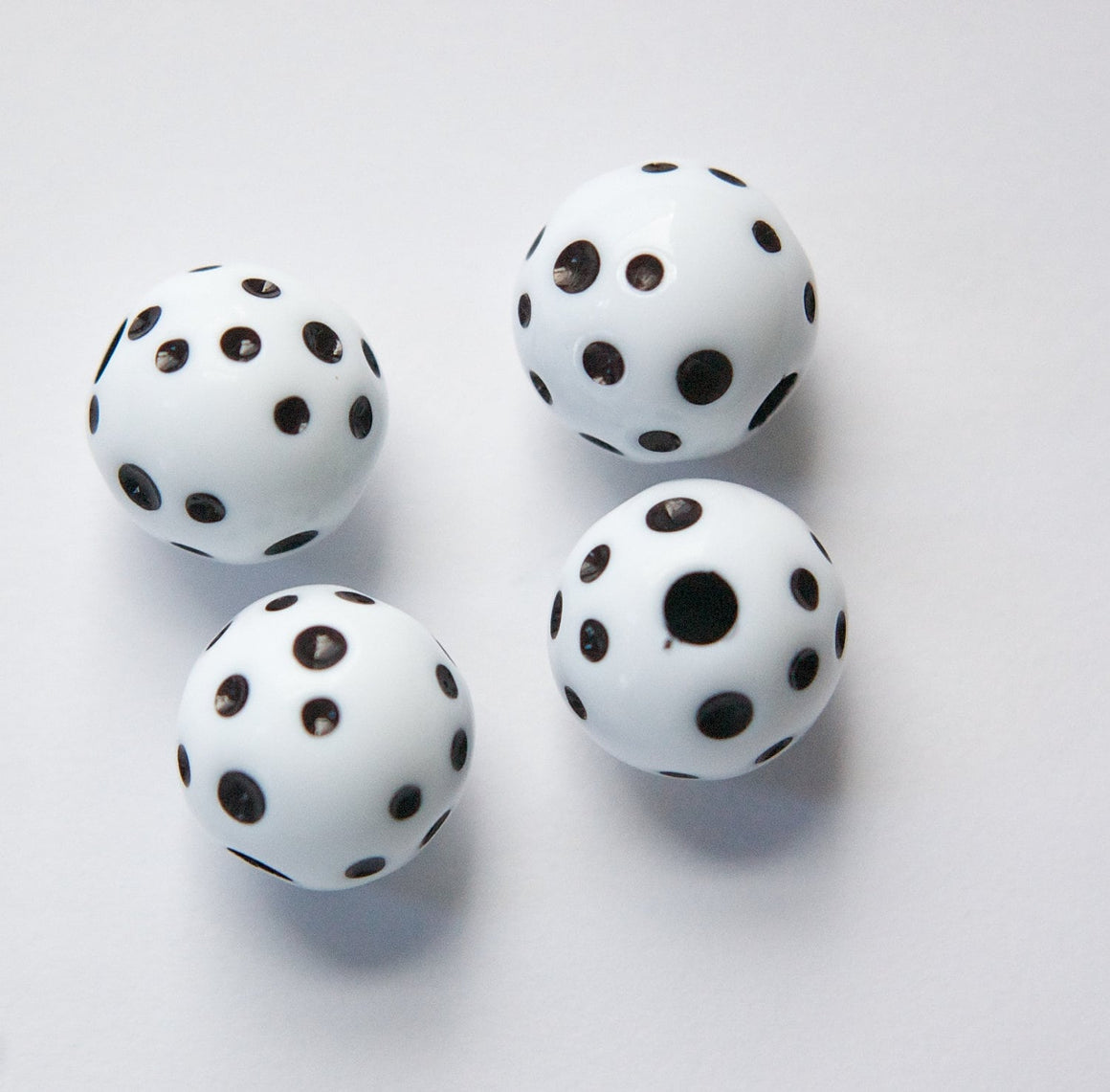 Vintage Large Hole White with Black Polka Dot Lucite Beads 16mm bds826E