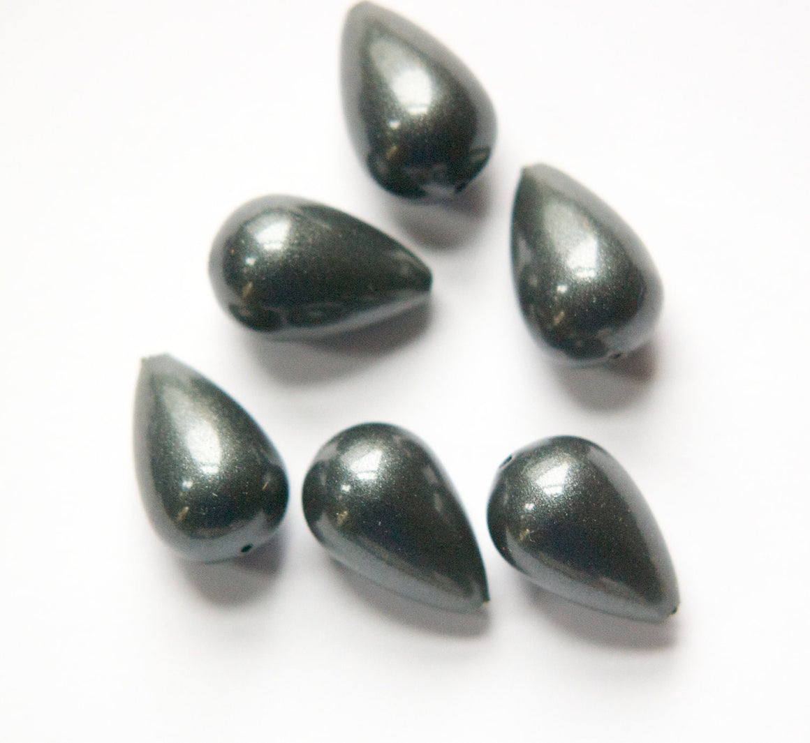 Vintage Silver Gray Metallic Lucite Teardrop Beads bds508