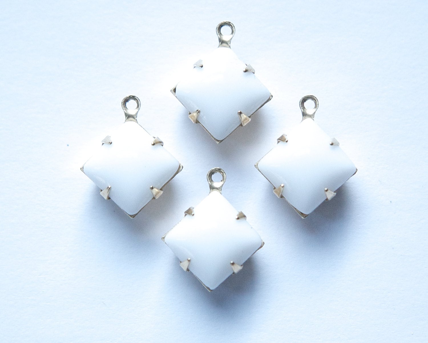 Vintage White Square Glass Stones in 1 Loop Brass Setting 10mm (4) squ010A