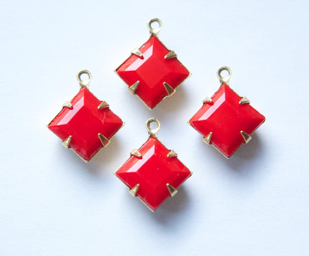 Vintage Red Square Glass Stones in 1 Loop Brass Setting 10mm (4) squ010B