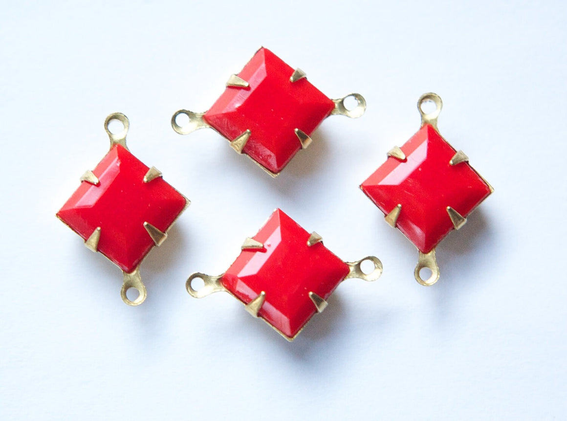 Vintage Red Square Glass Stones in 2 Loop Brass Setting 10mm (4) squ010B2