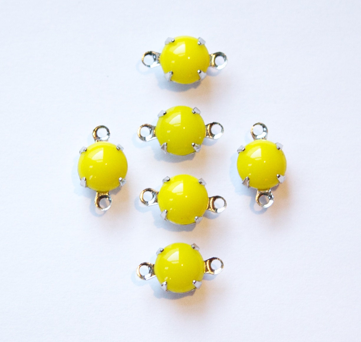 Vintage Opaque Yellow Glass Stone 2 Loop Silver Plated Setting Drops rnd003G2