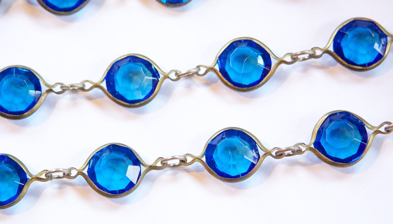 Vintage Acrylic Blue Faceted Brass Channel Set Chain chn079