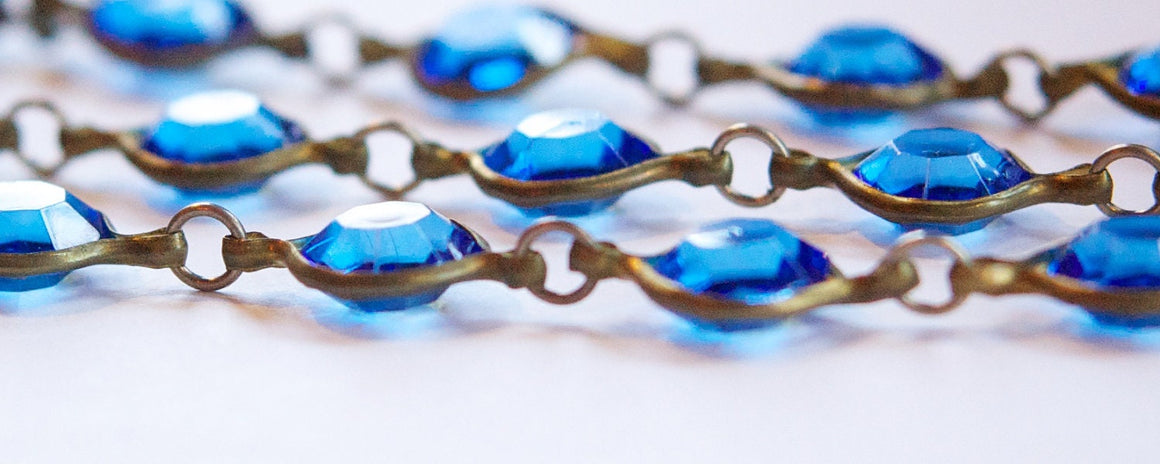 Vintage Acrylic Blue Faceted Brass Channel Set Chain chn079