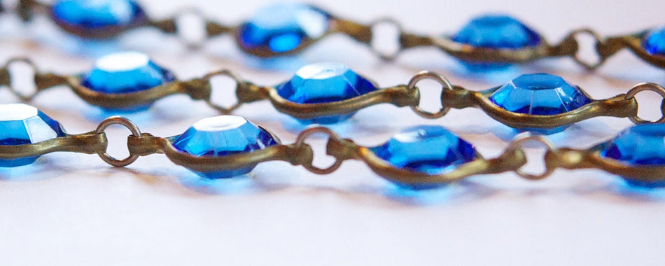 Vintage Acrylic Blue Faceted Brass Channel Set Chain chn079
