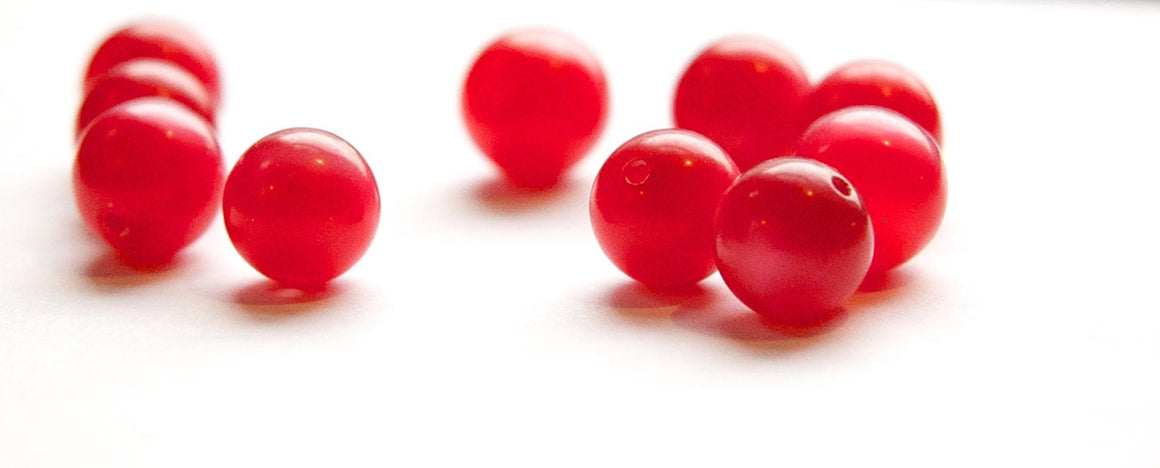 Vintage Lucite Raspberry Red Moonglow Beads 11mm (10) bds833