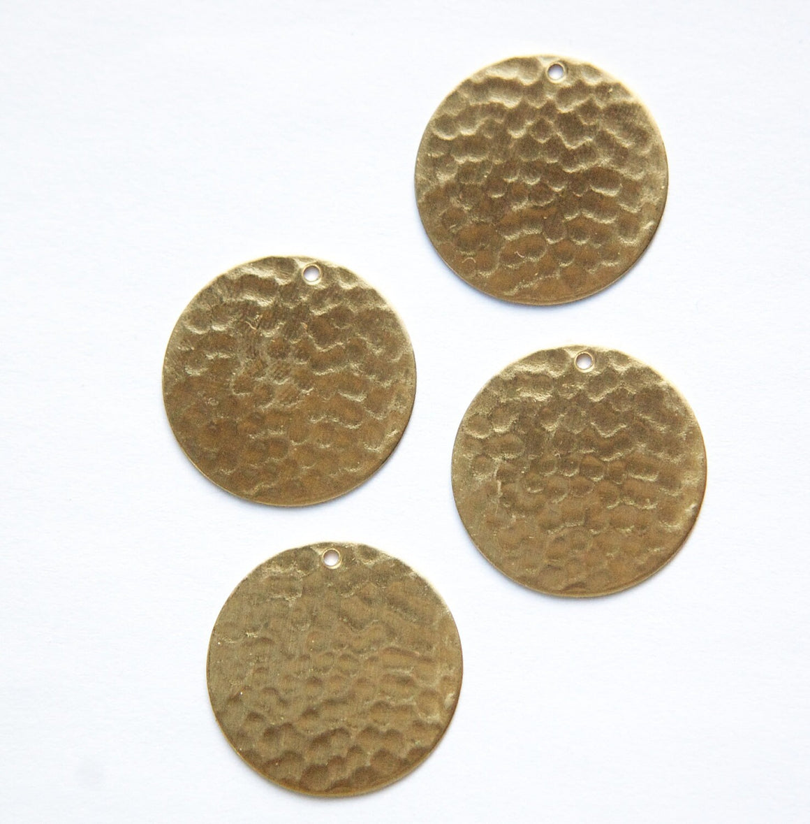 1 Hole Raw Brass Hammered Circle Pendants 23mm (4) mtl297E