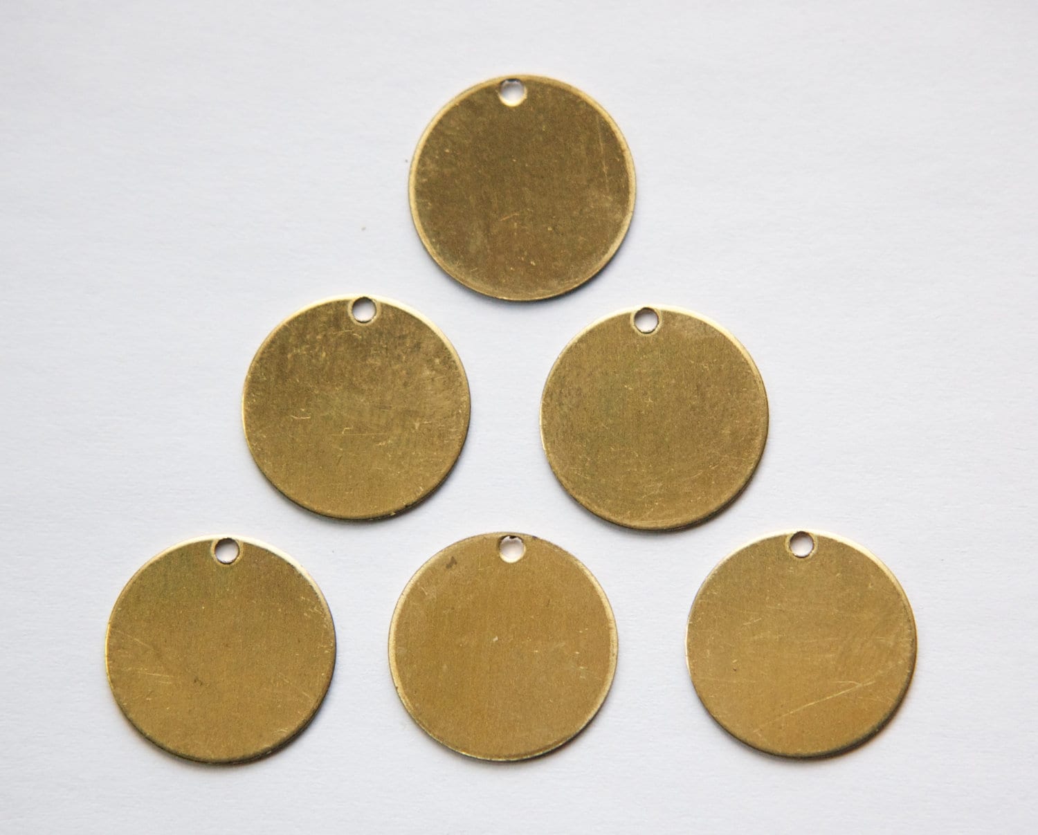 1 Hole Raw Brass Flat Circle Charms Drops (8) mtl202F