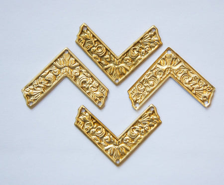 3 Hole Raw Brass Etched V Connector Pendant 34x27mm (4) mtl240