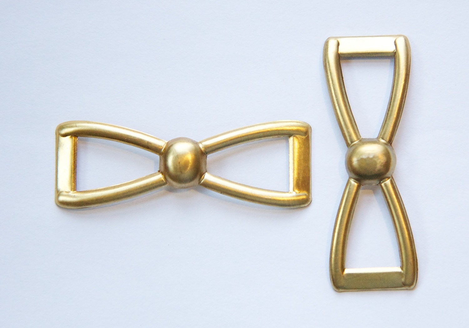 Raw Brass Large Dapped Bow Link Connector 52x18mm (2) mtl234