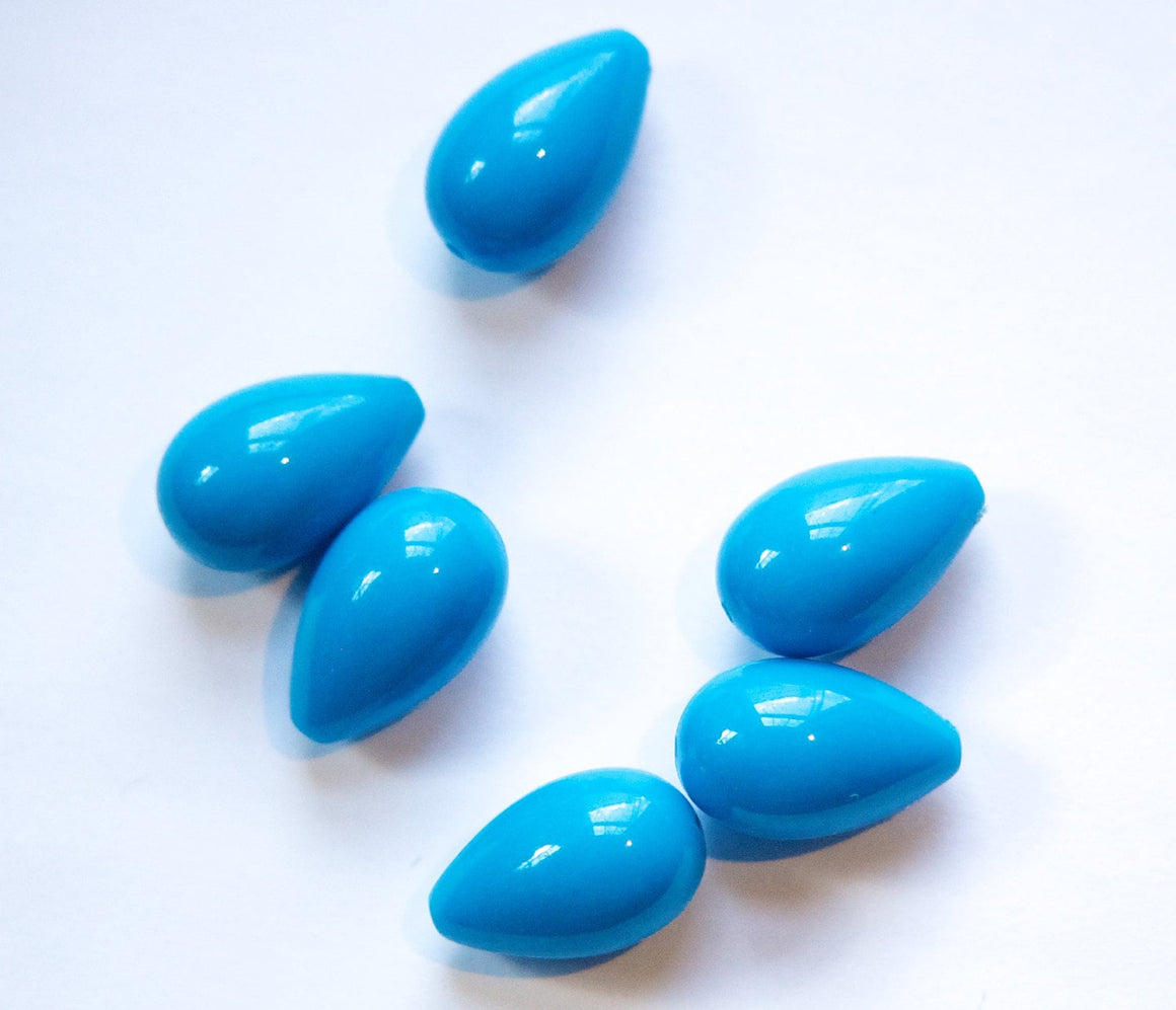 17x10mm Medium Blue Plastic Teardrop Beads (8) bds619A