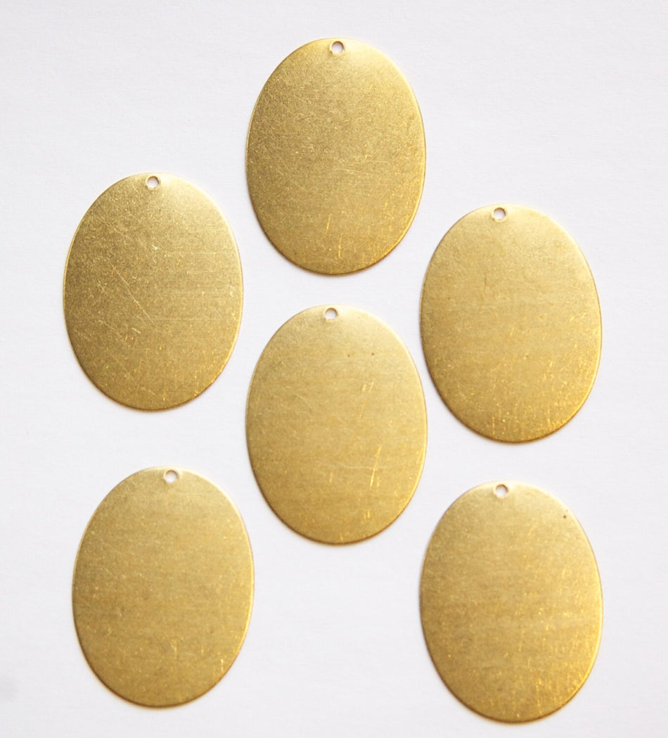 1 Hole Flat Oval 31.5x24mm (4)