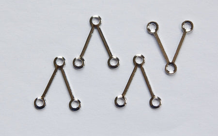 3 Loop Silver Plated Long V Shaped Connector Link (8) mtl125B